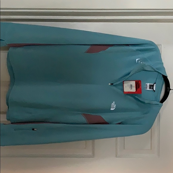 NorthFace half zip top - Picture 2 of 2